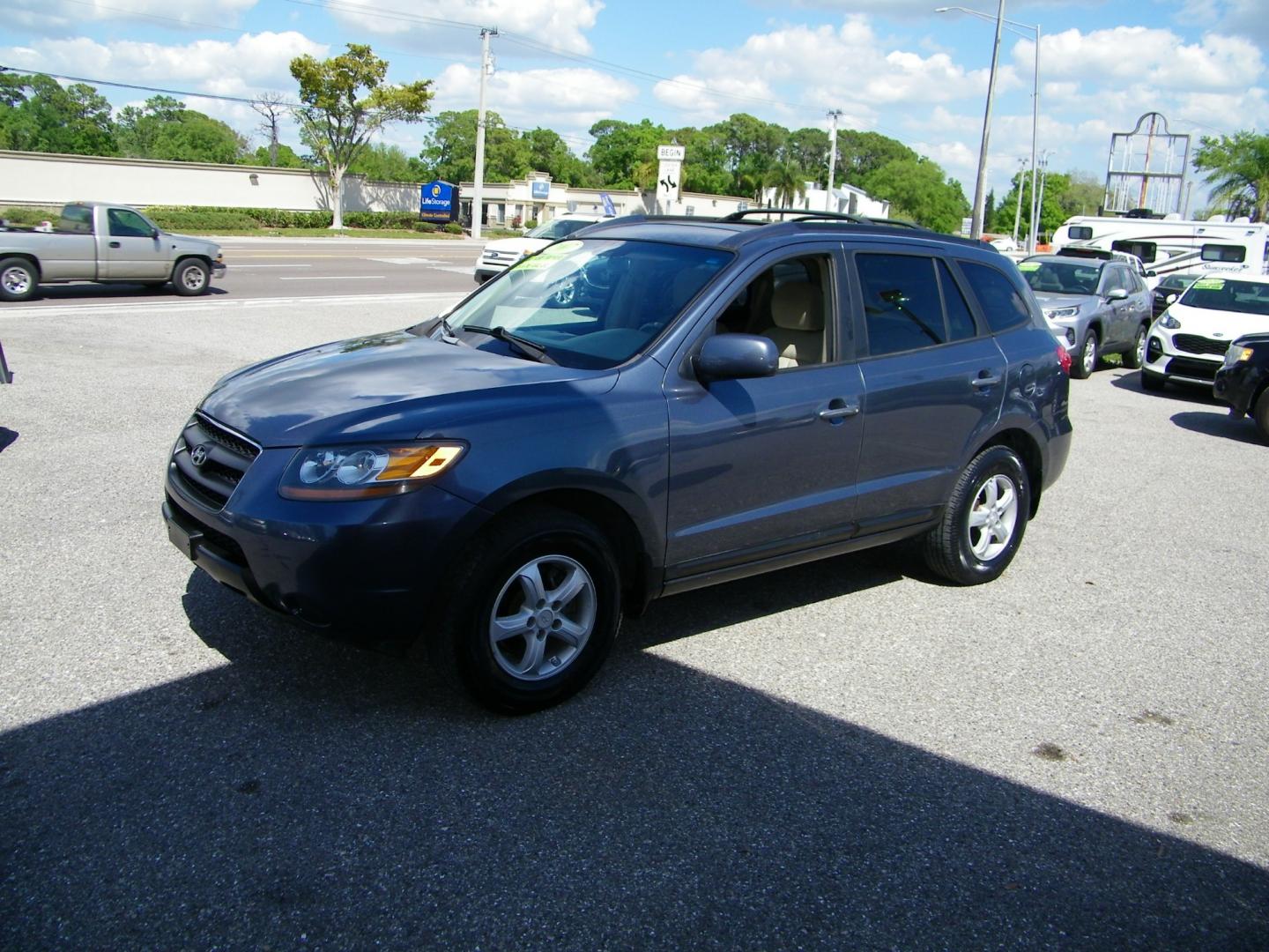 2007 Gray /Gray Hyundai Santa Fe GLS (5NMSG13D57H) with an 2.7L V6 DOHC 24V engine, Automatic transmission, located at 4000 Bee Ridge Road, Sarasota, FL, 34233, (941) 926-0300, 27.298664, -82.489151 - Photo#0